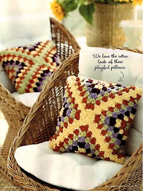 Retro Crochet Granny Pillow ⋆ Crochet Kingdom