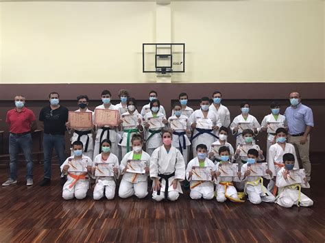 Karatecas Do SÃo Roque Graduados Clube Desportivo De São Roque