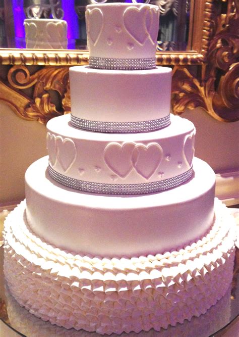 Wedding Cake With Hearts And Ruffles Heart Wedding Cakes How To Make