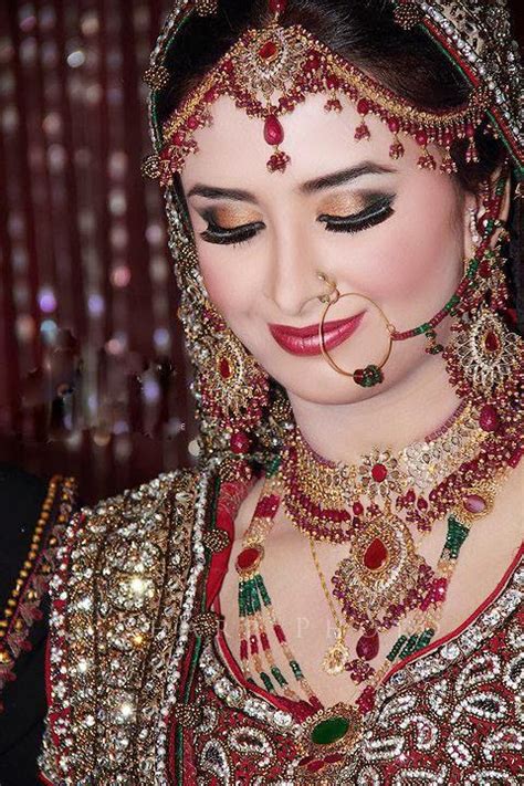 Latest Bridal Make Up Special Pakistani Dulhan Barat Make Up