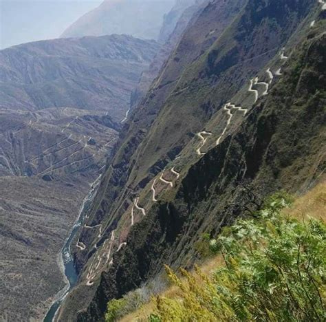 Perú Carretera A Cotabambas Bajada Hualpachaca Río Apurímac 24