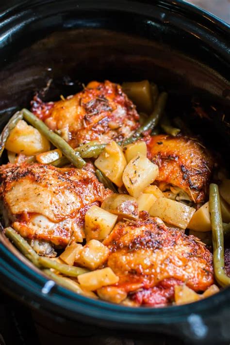 Easy dump and go family dinner ideas for busy weeknights. Slow Cooker Full Chicken Dinner - The Magical Slow Cooker