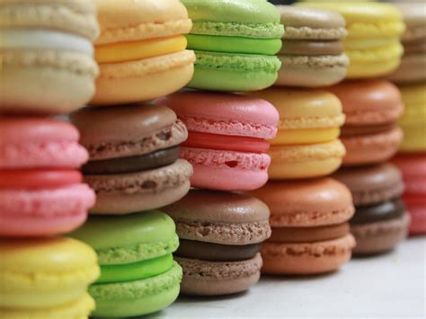 They are called macarons, not macaroons. Make perfect macarons in Rome - Book Online - Cookly