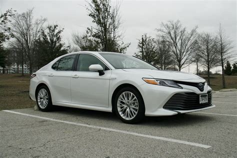 Review 2018 Toyota Camry Xle Híbrido Económico Elegante Y