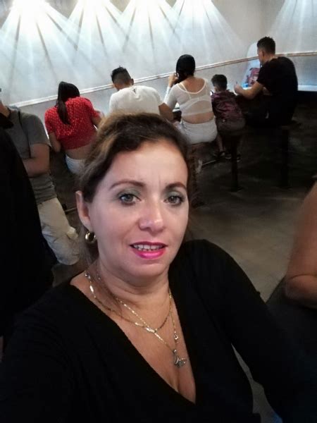 Mujer De Holguín Cuba Busca Una Pareja Estable Con Hombres