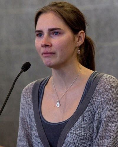 Amanda Knox Suffered A Tragic Miscarriage At Her Sixth Weeks Of Pregnancy Married Biography