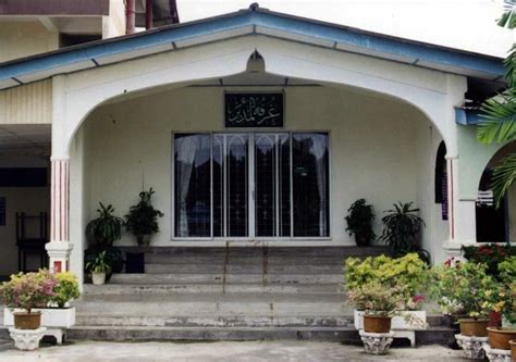 Våbnet symboliserer maahad muhammadi lelakis studerendes styrke og mod. Maahad Muhammadi Perempuan Kota Bharu