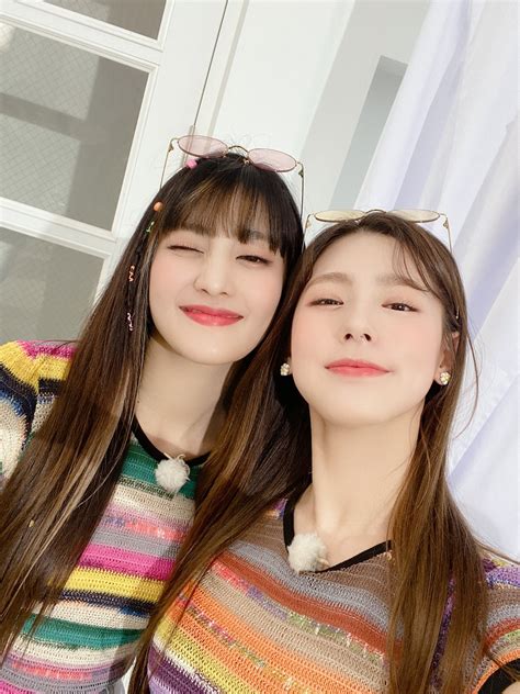 Minnie And Miyeon Gi Dle Photo 43603720 Fanpop