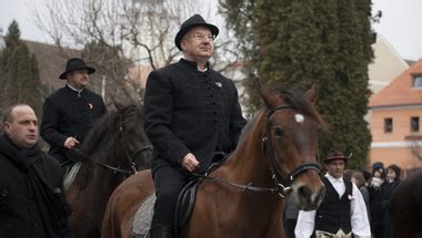 Hungarian politician, currently minister without portfolio and deputy prime minister in the second, third and fourth cabinet of prime minister viktor orbán. Semjén Zsolt úgy szólt be a "nem adózó népcsoportnak ...