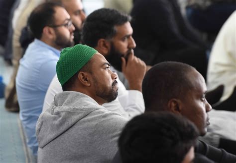 Eid Al Adha 2019 Picture Gallery Of Indoor Prayers Birmingham Live