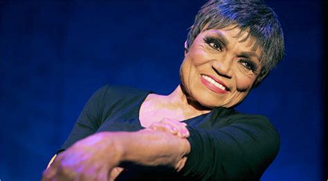 Eartha Kitt Singer With A Come Hither Persona Dies At 81 The New