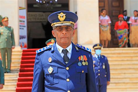 General Altino Dos Santos Recebido No Estado Maior General Das Faa