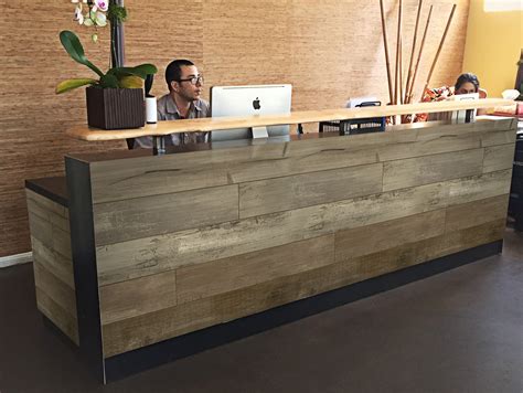 Advantages Of A Front Reception Desk In Your Office Desk Design Ideas