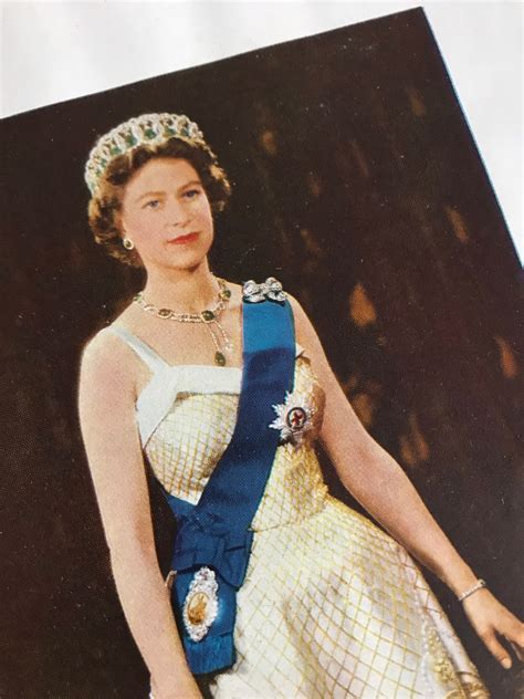 Queen Elizabeth Ii Young Pictures Queen Elizabeth Ii Images Young