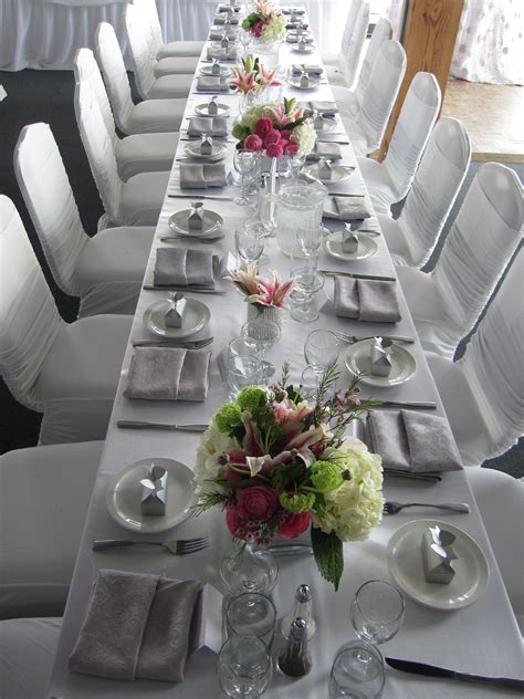 Guest table | Table settings, Table, Decor