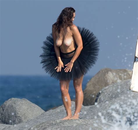 Myla Dalbesio Posing Topless For Sports Illustrated Scandal Planet