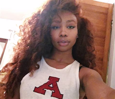 sza has lips made for cocksucking i d love to unload all over her face and deep in her pussy