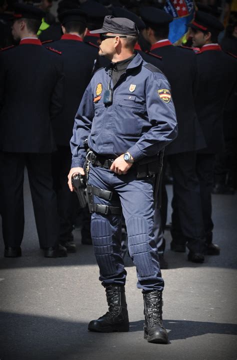 Uip Cuerpo Nacional De Policía Copsadmireryahooes Flickr