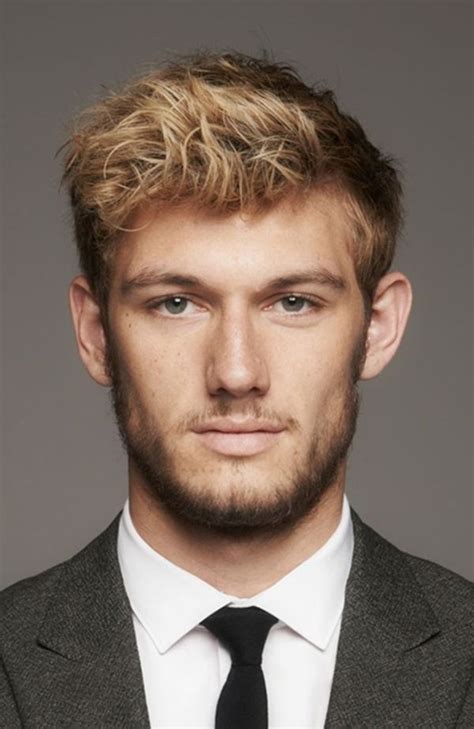 Good Hairstyles For Blonde Men To Look Handsome Blonde Guys Short Blonde Hair Blonde Hair