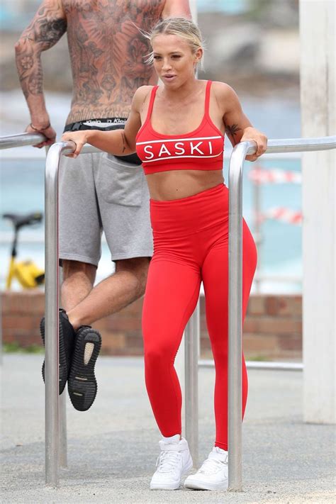 Tammy Hembrow Shows Off Her Fitness Skills In Bondi International Celebrities Page 14