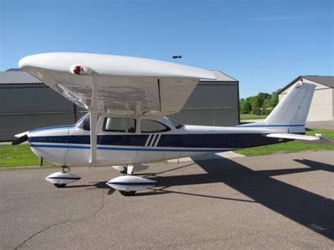 Cessna 172 после взлёта из аэропорта каталина айлэнд (catalina island). Cessna 172 Specifications, Cabin Dimensions, Performance