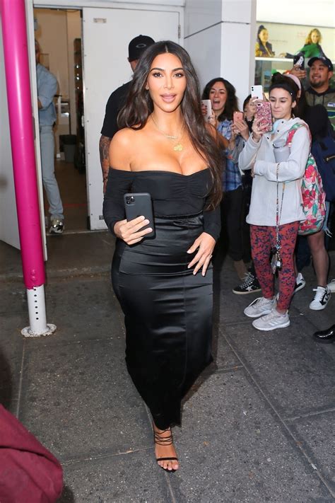 Kim Kardashian W Niezwykle Szykownej Stylizacji Odwiedziła DrogeriĘ