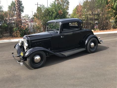 Blazing 1932 Ford 3 Window Coupe Deluxe Hot Rod Old Pickup Trucks Cars