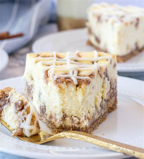 Cinnamon Roll Cheesecake With Cream Cheese Icing