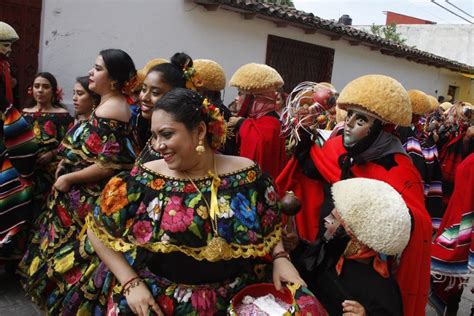 Fotos de los Parachicos que danzan en Chiapa de Corzo México Desconocido