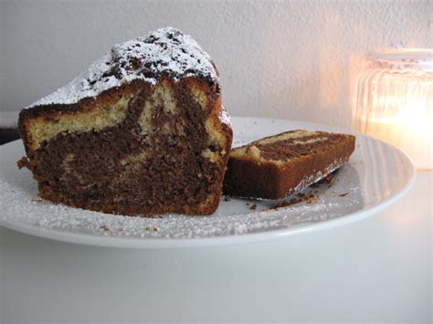 Dieser marmor kuchen schmeckt besonders saftig. Nutella Mamorkuchen - Rezept mit Bild - kochbar.de