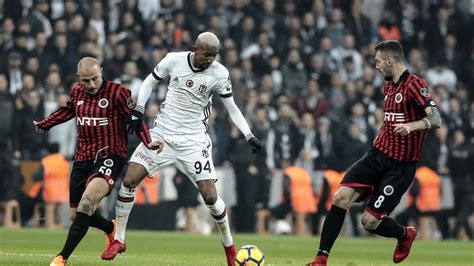 Kağızman gençlerbirliği spor yönetiminden akhisarspor'a ziyaret. Beşiktaş-Gençlerbirliği maçından notlar - Eurosport