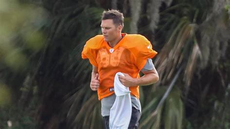 First Photos Of Tom Brady In Tampa Bay Bucs Uniform Miami Herald