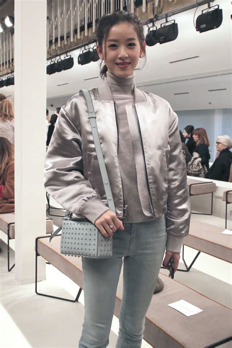 Zhang Zetian En El Front Row De Tods Milan Fashion Week Yodona