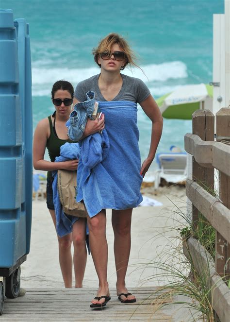 Aimee Teegarden Pictures Aimee Teegarden Beach Candids In Miami 09062011