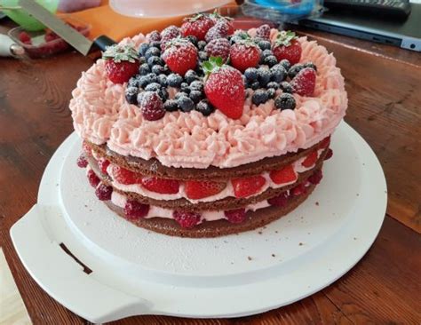 Naked Cake mit Mascarponecreme und Früchten Rezept ichkoche at