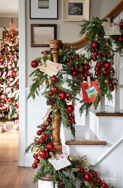 Step By Step Guide How To Decorate A Christmas Garland For A Perfect