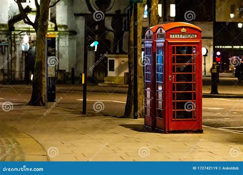Red Telephone Booth At Night Red Phone Booth Is One Of The Most Famous