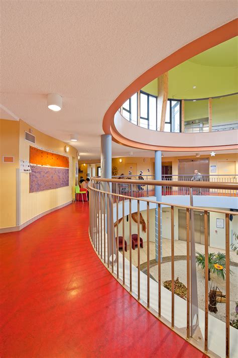 Une cuisine pour personnes âgées. Construction D'Une Maison D'Accueil Pour Personnes Âgées ...