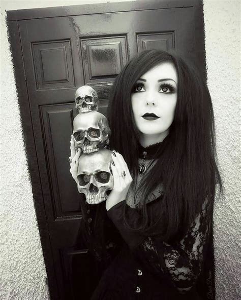 2427 Likes 15 Comments Metal Goth And Alt Girls