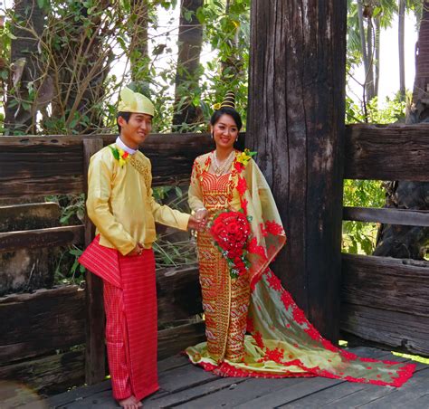 Young Wedding Couple Pose Outside An Ancient Temple Young Wedding Wedding Couple Poses Myanmar