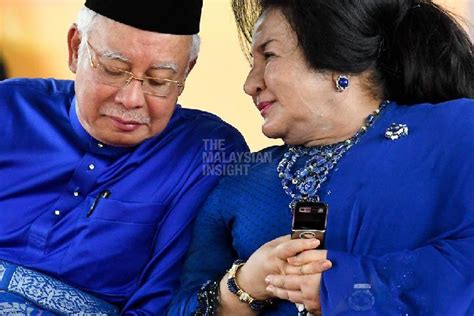 Rosmah marah najib sebab kaki perempuan kisah sedih puteri zainah isteri pertama najib yang ramai tidak tahu !!! Najib Razak dan Rosmah Mansor Akan Tampil di Netflix ...