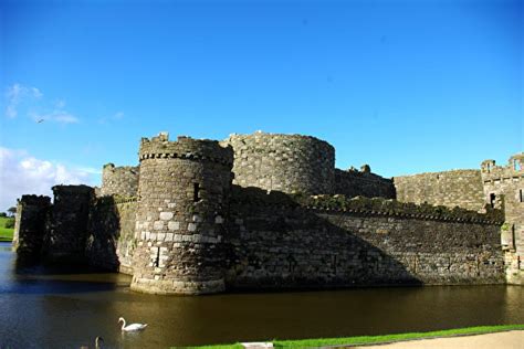 Foto Wales Beaumaris Castle Burg Städte