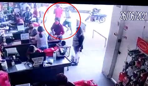 Mulher é Esfaqueada Por Desconhecido Em Supermercado De Jacobina Vídeo