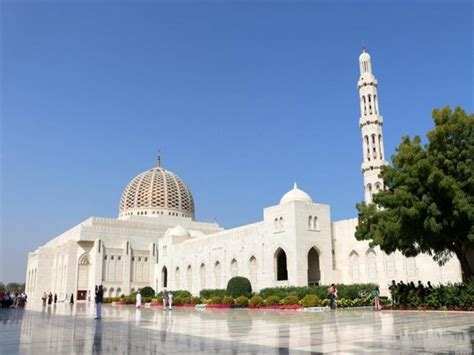 سلطنة عُمان تعلن إعادة افتتاح 30 من إجمالي المساجد والجوامع مصراوى