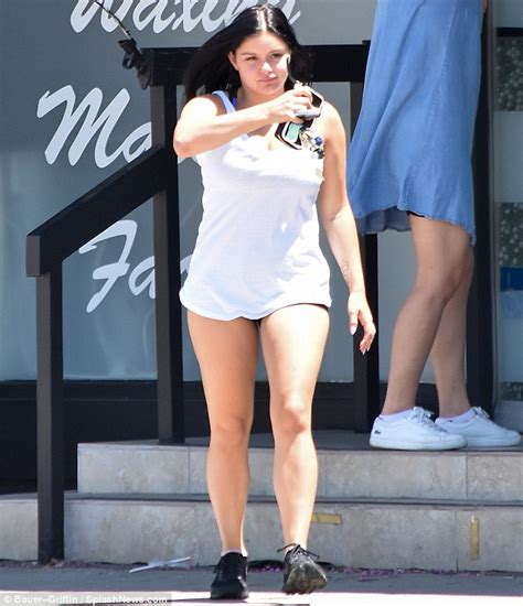 Ariel Winter Shows Off Her Shapely Pins In A Tiny Pair Of Black Sports