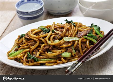 It is most often used in chinese stir fries or soups. chow mein vs shanghai noodles
