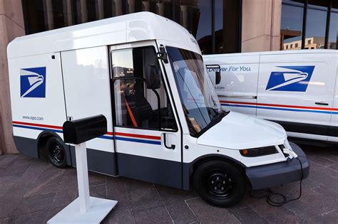 The New Electric Usps Mail Truck Is Americas Most Important Electric Vehicle Vox