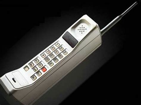 Adronn Cumple Años El Primer Teléfono Móvil Marzo 1983