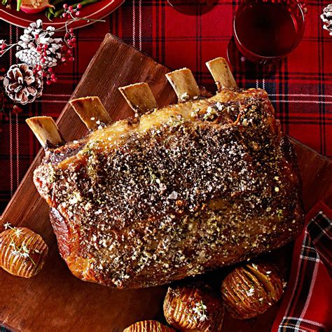 For your christmas dinner, create a showpiece roast flavored simply with rosemary, garlic, and onions cooked in red wine. 21 Best Prime Rib Christmas Dinner Menus - Most Popular ...