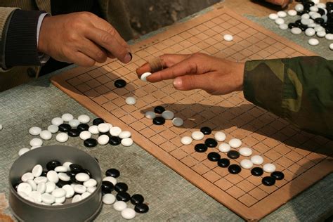 Da una ojeada a los 10 juegos de mesa coreanos esenciales con disponibilidad de compra esta temporada. A Brief History of Go: The Oldest Board Game in the World